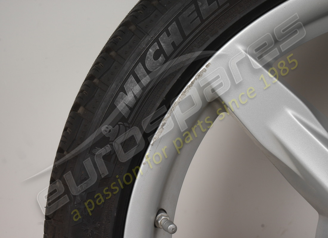 jantes argent mat d'occasion ferrari gtc4lusso k. numéro de pièce 70004725 (3)
