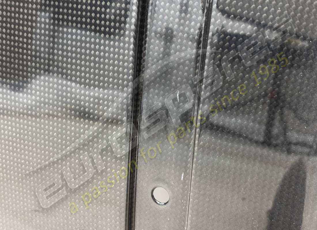 neuf (autre) ferrari diffuseur arrière. numéro de pièce 81509400 (2)