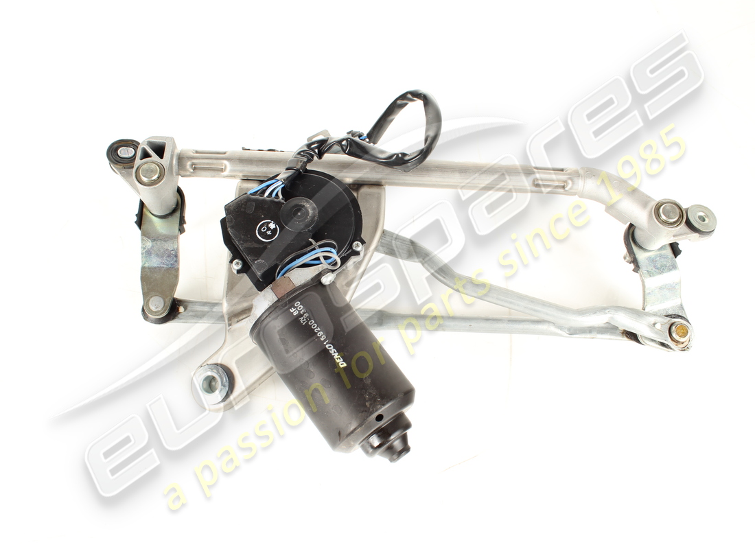 essuie-glace ferrari utilisé avec moteur. numéro de pièce 85033900 (2)