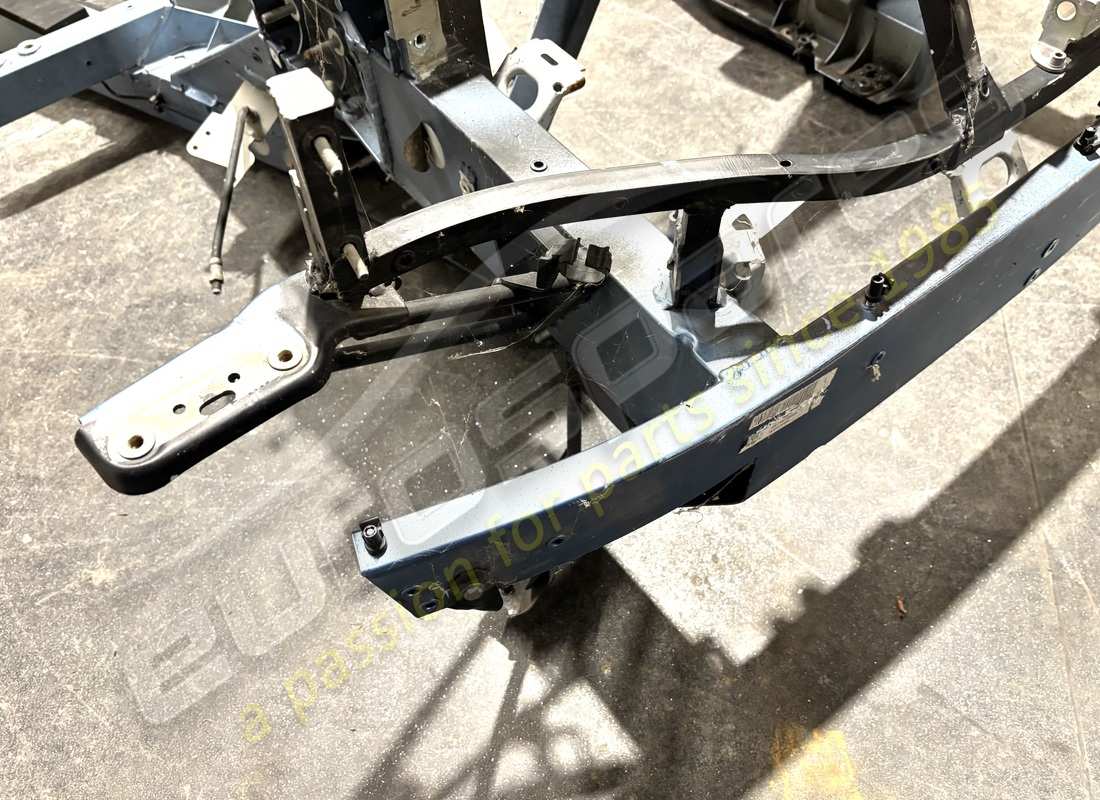 SOUS-CHÂSSIS ARRIÈRE FERRARI ENDOMMAGÉ. NUMÉRO DE PIÈCE 985280290 (7) sous-châssis arrière ferrari endommagé. numéro de pièce 985280290 (7)