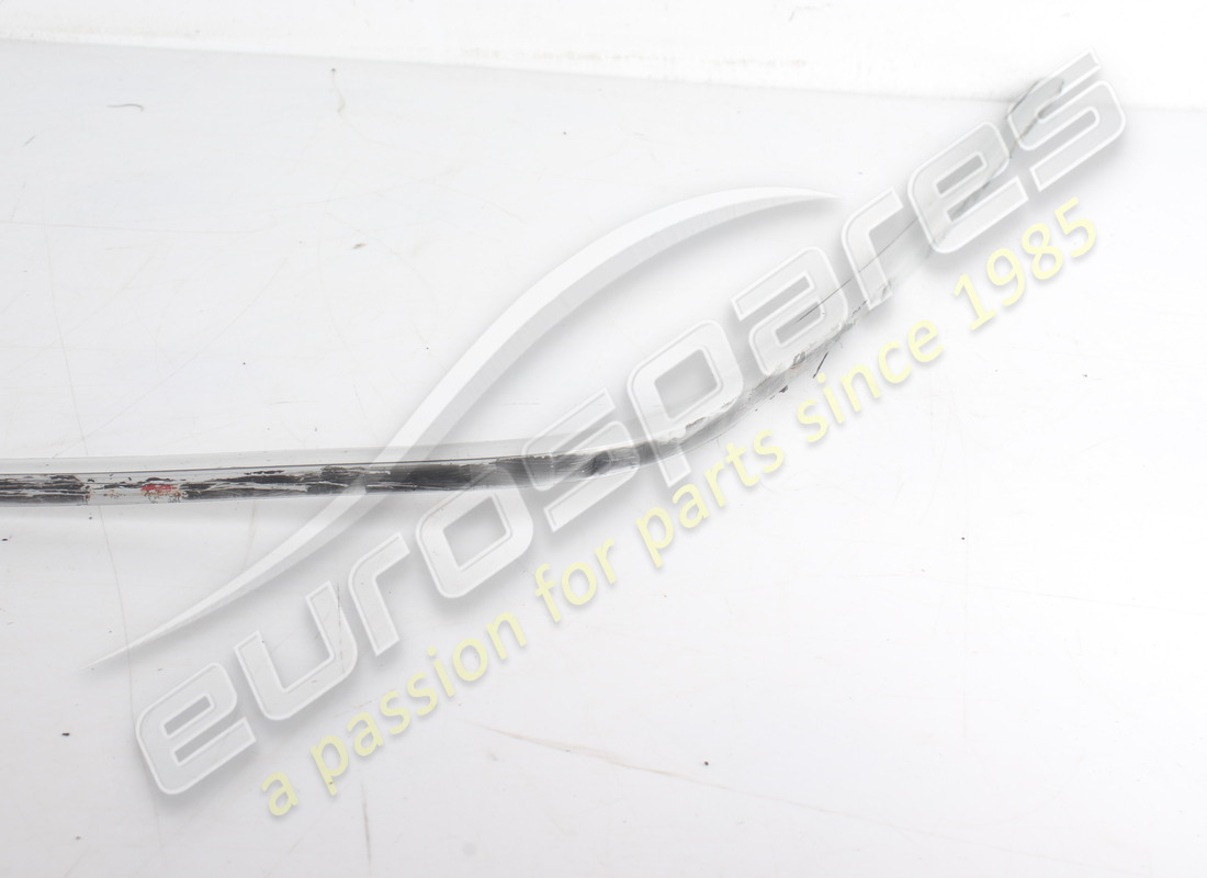 UTILISÉ FERRARI ENSEMBLE DE MOULURES DE PARE-BRISE 308GT4. NUMÉRO DE PIÈCE 40022204A (4) utilisé ferrari ensemble de moulures de pare-brise 308gt4. numéro de pièce 40022204a (4)