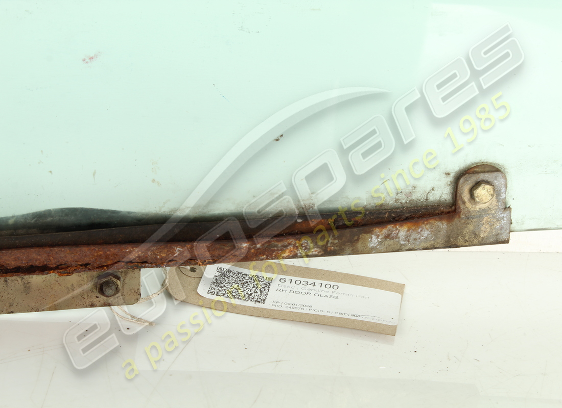 utilisé ferrari rh vitre de porte. numéro de pièce 61034100 (4)