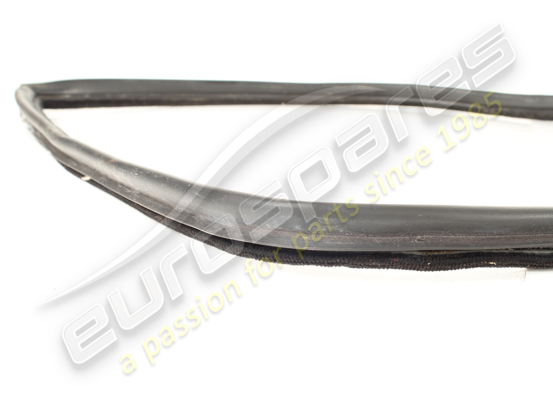 joint en caoutchouc de porte supérieure droite usagé ferrari. numéro de pièce 60924100 (2)