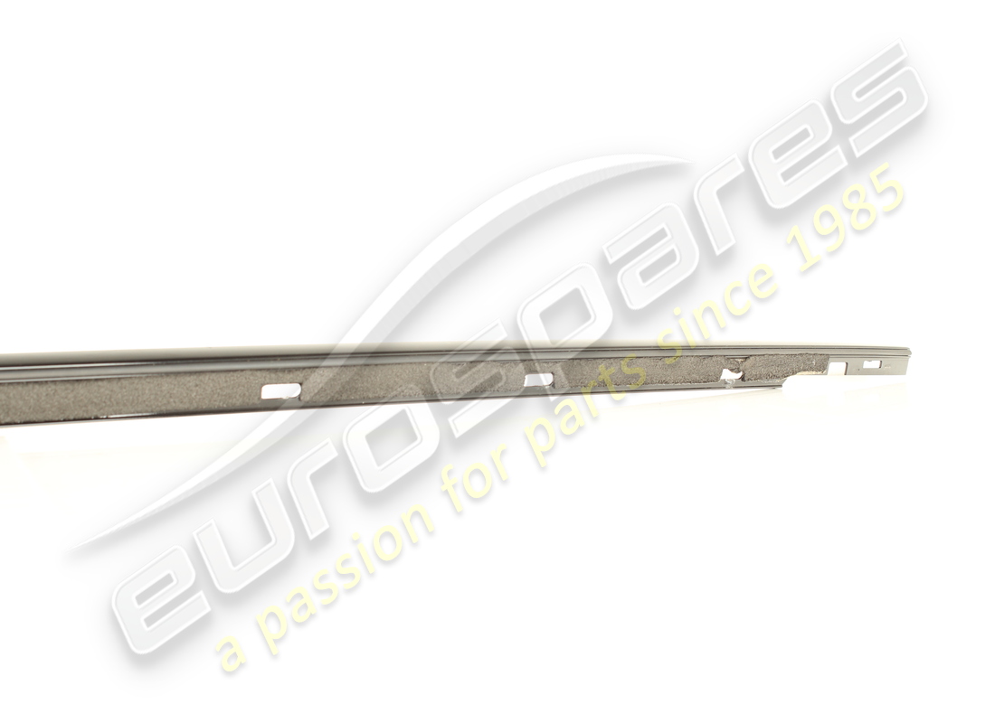 moulure droite complète d'occasion ferrari. numéro de pièce 875630 (3)