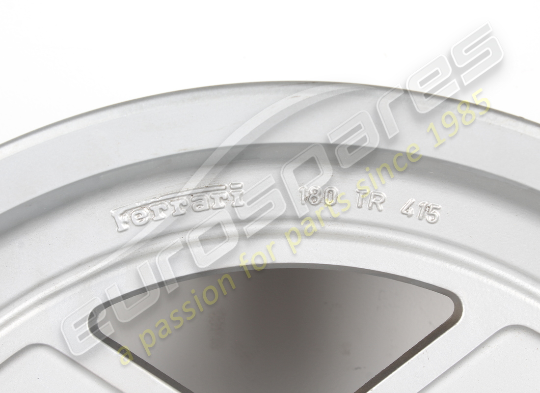 nouvelle ferrari roue de route trx 180tr415. numéro de pièce 117180 (2)