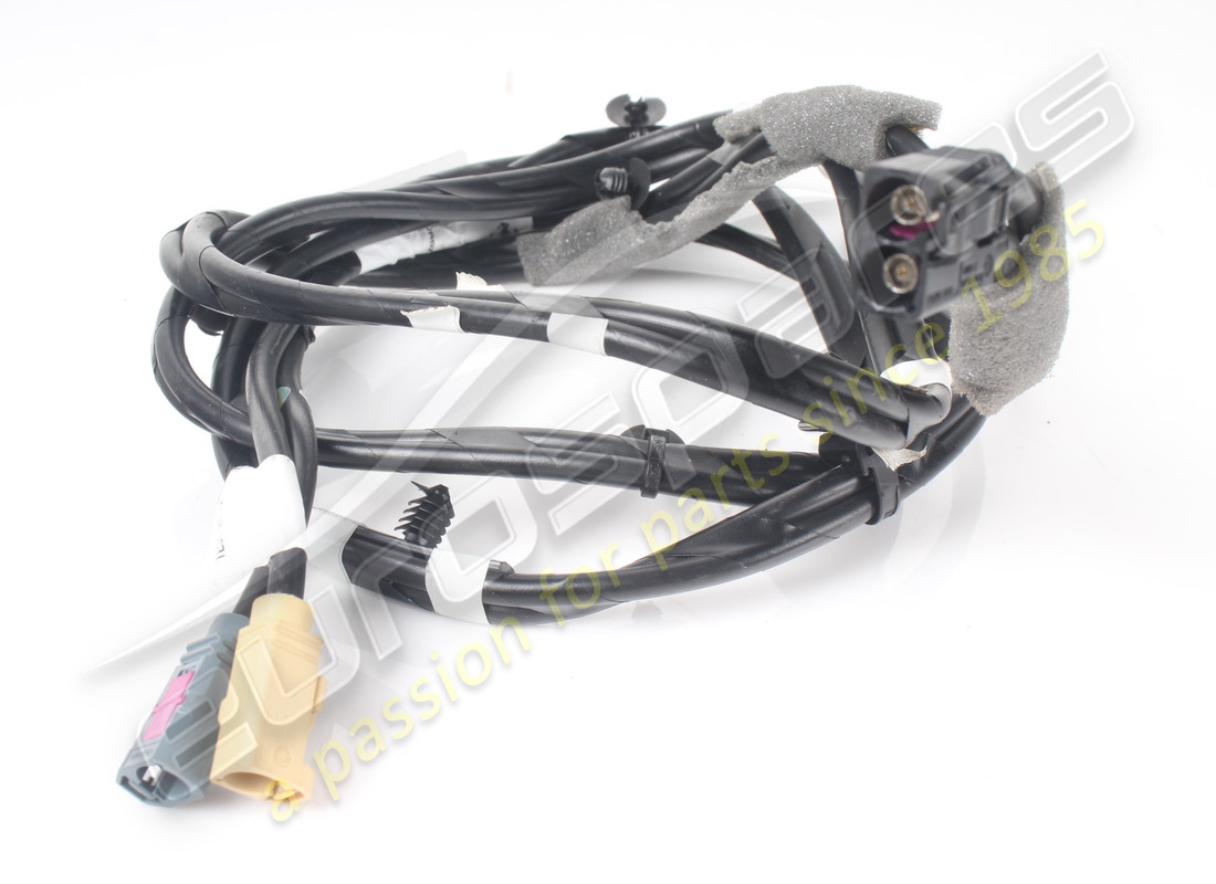 CÂBLE D'AMPLIFICATEUR D'OCCASION Ferrari FM2-DAB2. NUMÉRO DE PIÈCE 952010 (1)