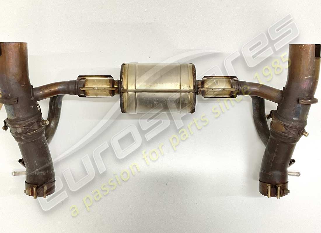 utilisé ferrari silencieux central. numéro de pièce 844312 (2)