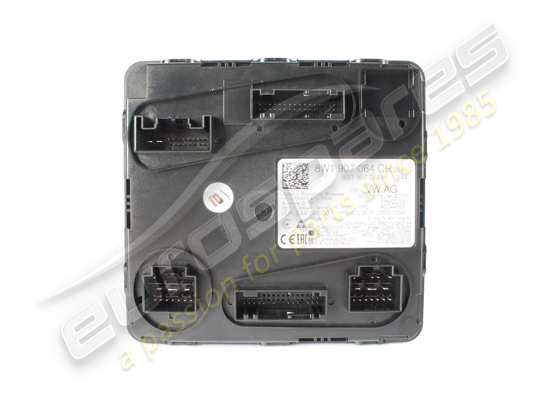 utilisé lamborghini ordinateur corporel bcm2. numéro de pièce 8w1907064ch (1)