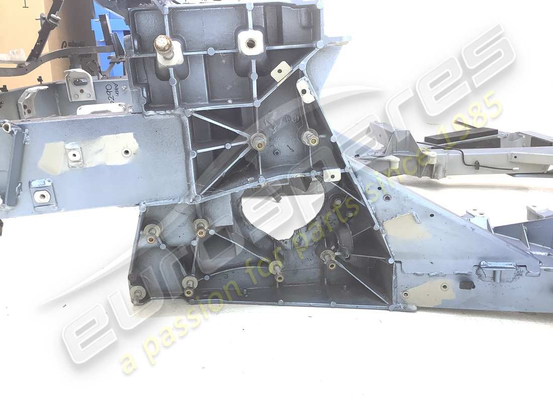 sous-châssis arrière ferrari endommagé. numéro de pièce 985280290 (3)