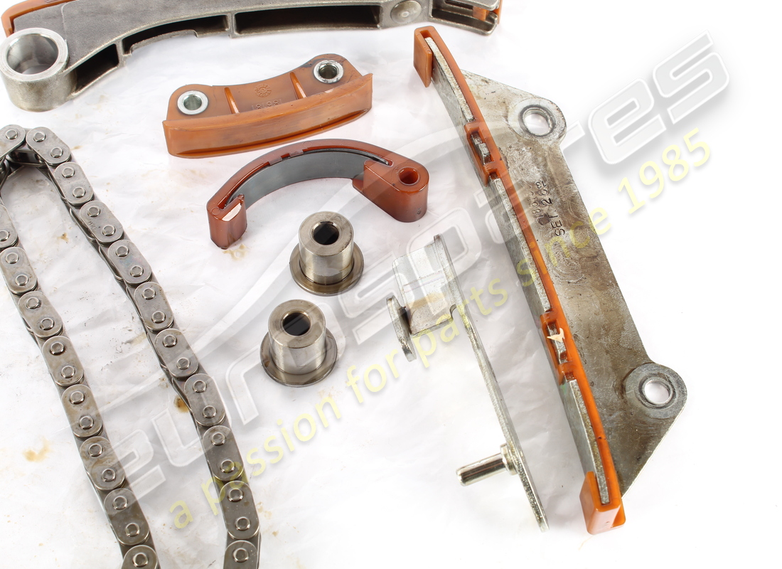 d'occasion ferrari : système de calage de soupapes et d'entraînement de pompe. référence 315694 (6)