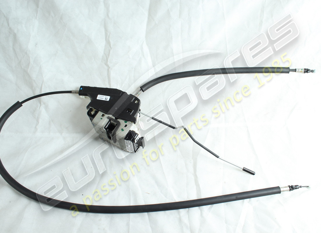 nouvelle serrure de porte avant droite maserati. numéro de pièce 670030630 (1)