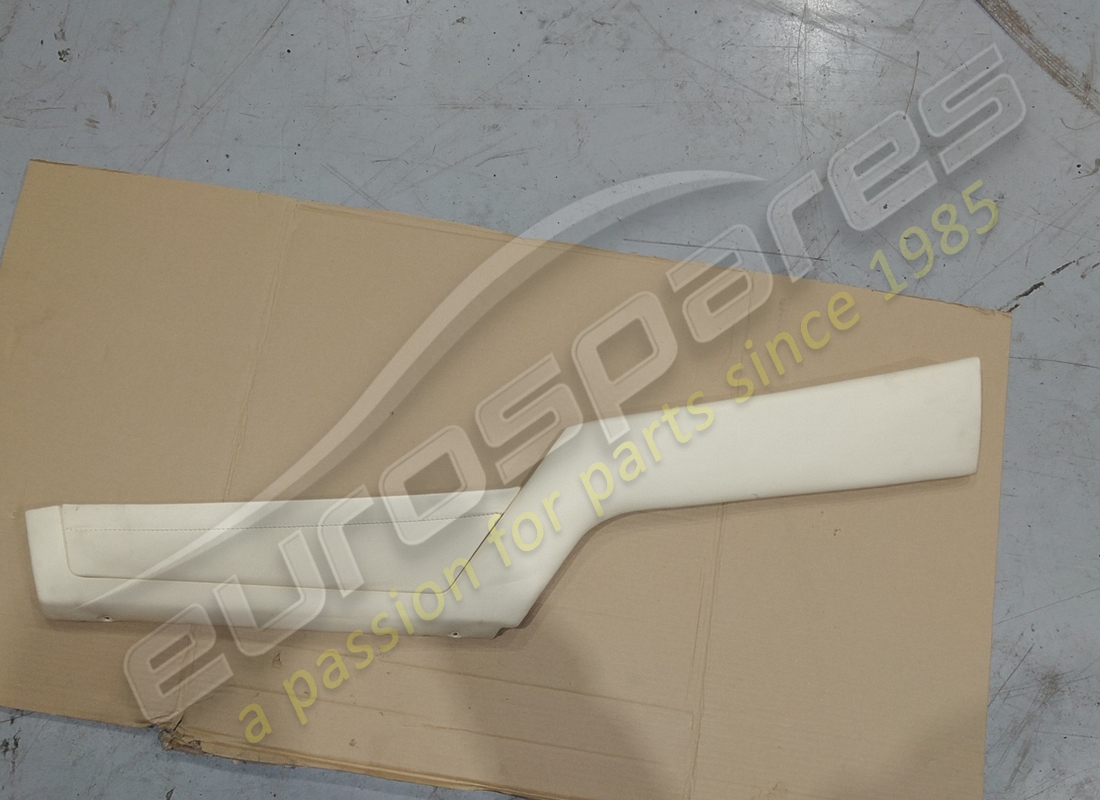 UTILISÉ Ferrari DOUBLURE LH SHIELD EN CRÈME VM3997 . NUMÉRO DE PIÈCE 63526404 (1)
