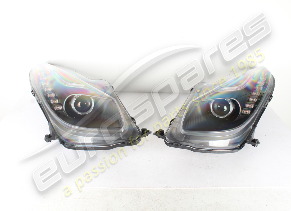 nouveau kit de phare en carbone ferrari. numéro de pièce 70003399 (1)
