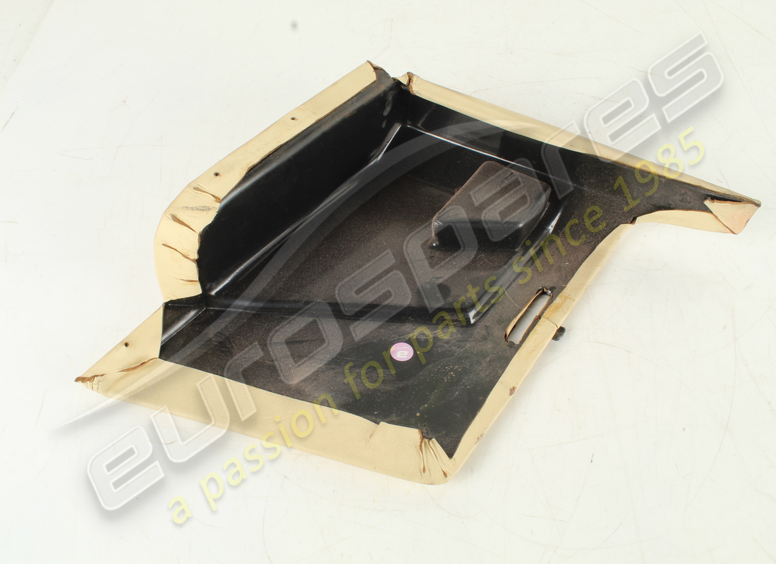 moulure rh utilisée ferrari. numéro de pièce 61163700 (3)