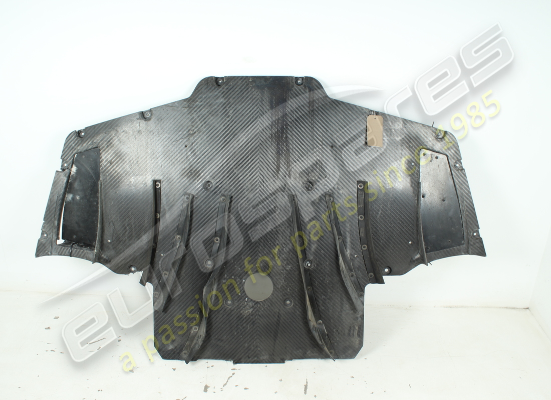 bouclier de sous-caisse avant ferrari endommagé. numéro de pièce 958160 (3)