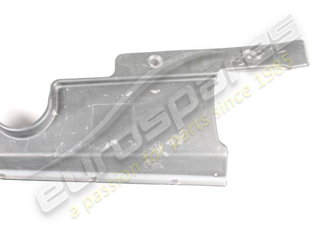 compartiment moteur endommagé lamborghini. numéro de pièce 07l103723 (2)