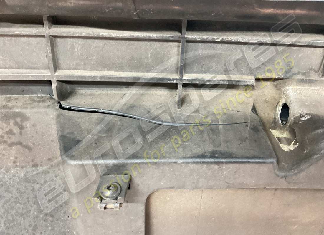 pare-choc arrière lamborghini endommagé. numéro de pièce 400807497a (6)