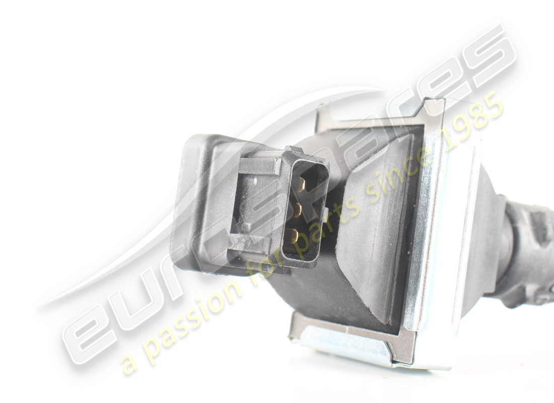 NOUVELLE BOBINE D'ALLUMAGE BOSCH. NUMÉRO DE PIÈCE 571084200 (2) nouvelle bobine d'allumage bosch. numéro de pièce 571084200 (2)