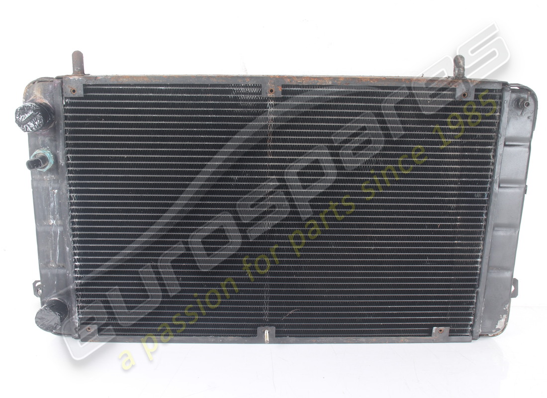 USED MASERATI WATER RADIATOR,4P . PART NUMBER 374000100 (1)