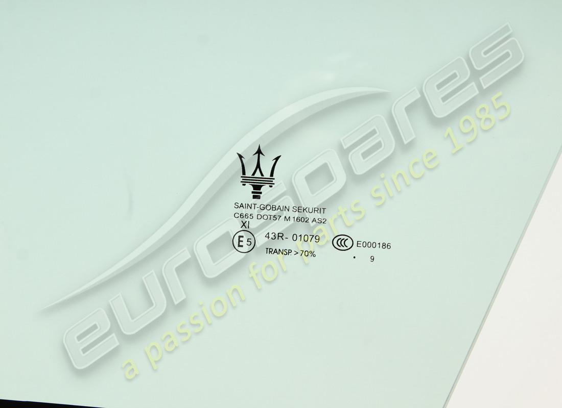 nouvelle vitre de porte avant gauche maserati. numéro de pièce 670032192 (2)