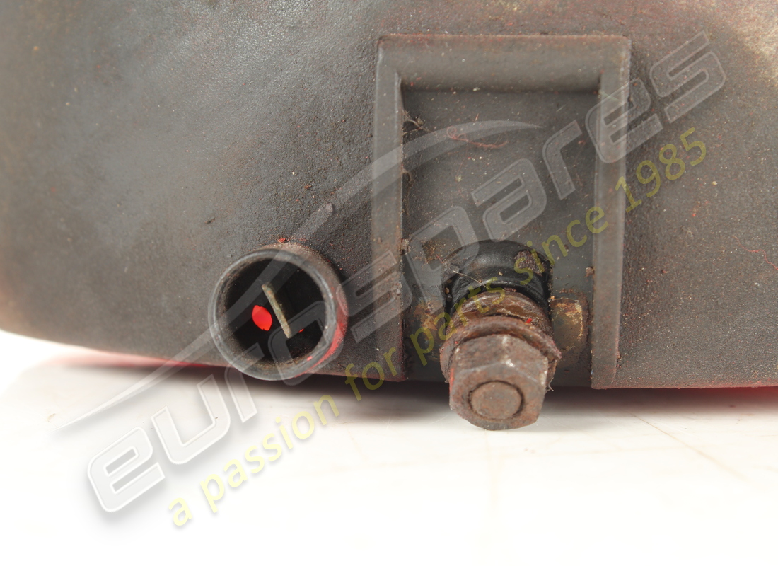 ENSEMBLE DE FEU ANTIBROUILLARD ARRIÈRE D'OCCASION Ferrari. RÉFÉRENCE 60670000 (1)