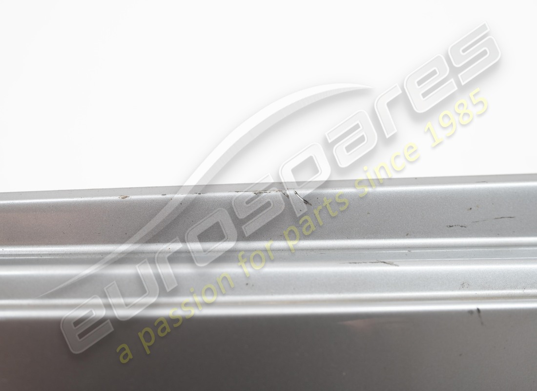 JUPE LATÉRALE DROITE D'OCCASION MASERATI (APPRÊT). RÉFÉRENCE 673000022 (5) jupe latérale droite d'occasion maserati (apprêt). référence 673000022 (5)