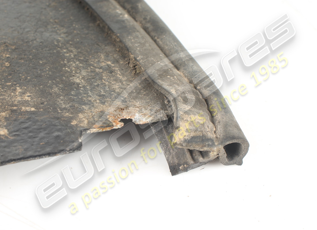 PANNEAU DE PASSAGE DE ROUE DROIT D'OCCASION FERRARI NUMÉRO DE PIÈCE 61755400 (3) panneau de passage de roue droit d'occasion ferrari numéro de pièce 61755400 (3)