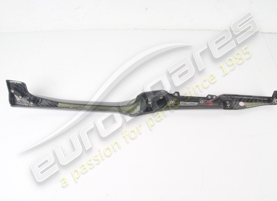 utilisé ferrari mobiletto ant. sup.dx carbone. numéro de pièce 791066 (4)