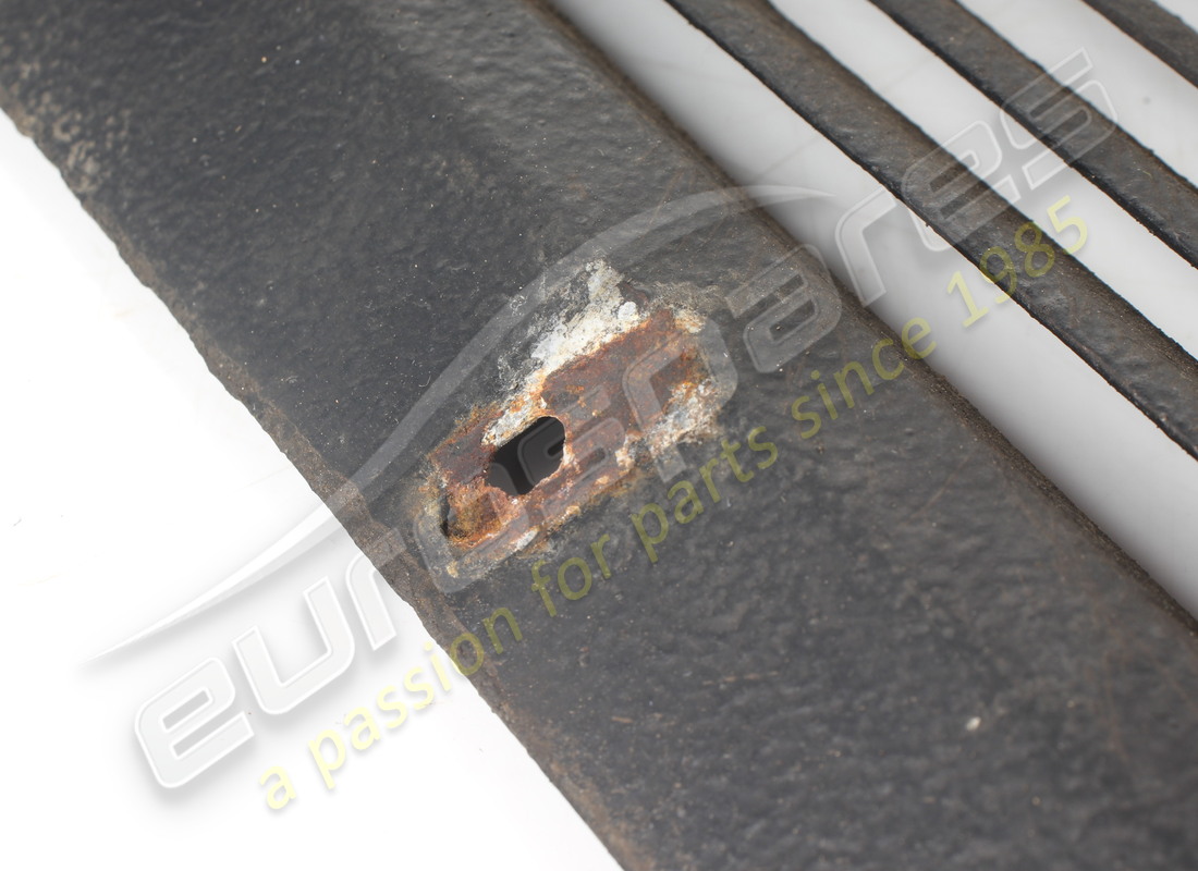 UTILISÉ FERRARI GARDE-GRAVIER AVANT LH. NUMÉRO DE PIÈCE 62576700 (2) utilisé ferrari garde-gravier avant lh. numéro de pièce 62576700 (2)