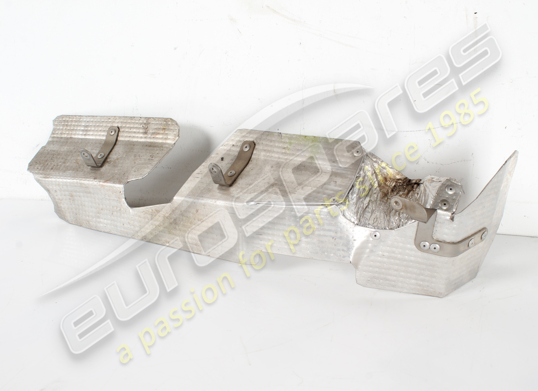 BOUCLIER THERMIQUE DE CULASSE GAUCHE COMPLET D'OCCASION Ferrari. NUMÉRO DE PIÈCE 276026 (1)
