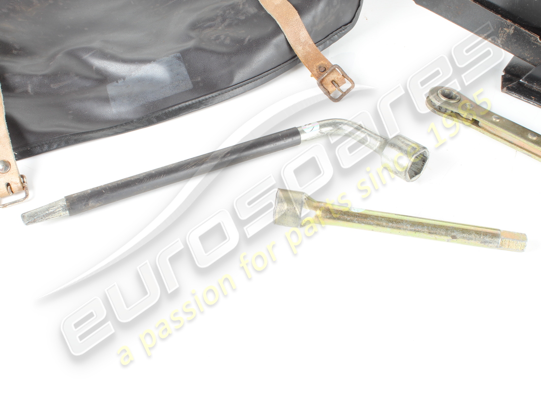 sac à outils utilisé ferrari complet. numéro de pièce 129183 (2)