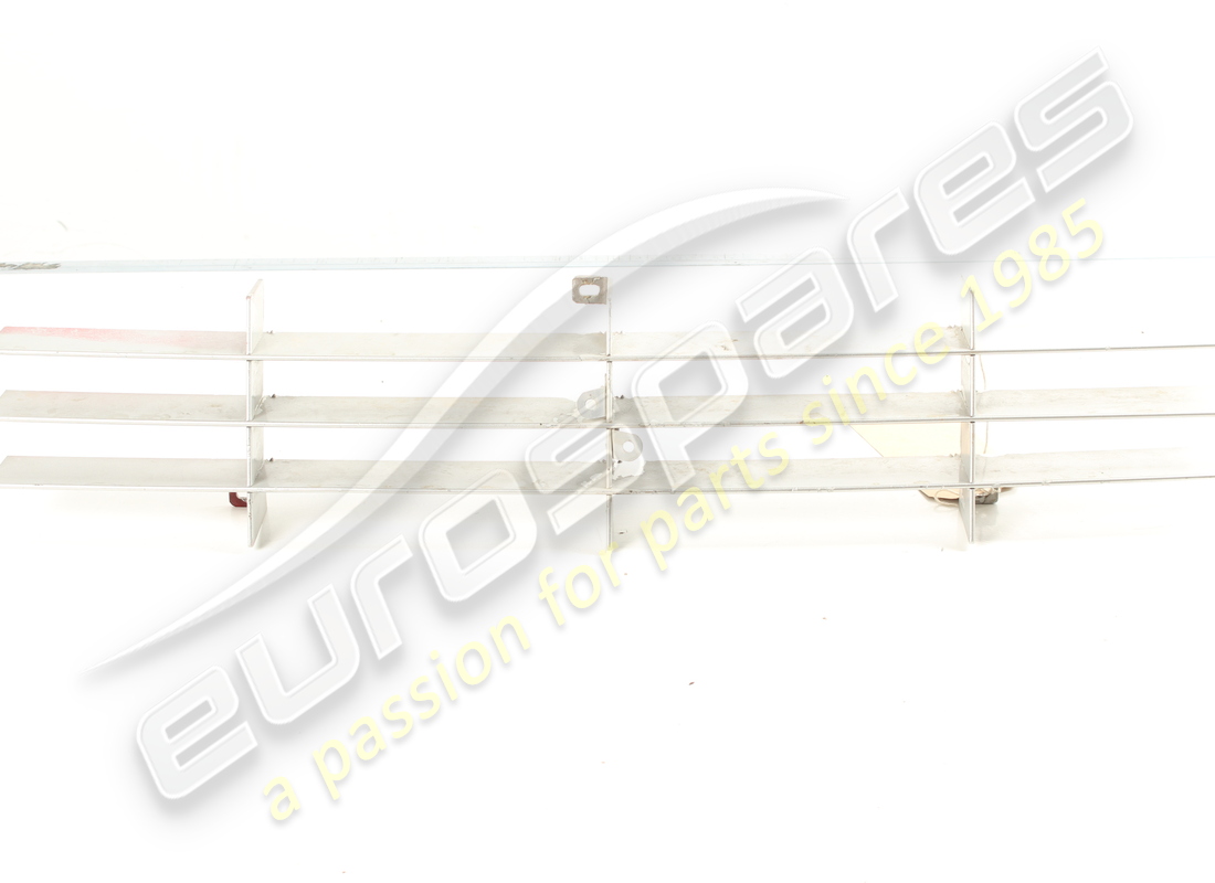 GRILLE DE PANNEAU INFÉRIEUR Ferrari UTILISÉE. NUMÉRO DE PIÈCE 61736800 (1)
