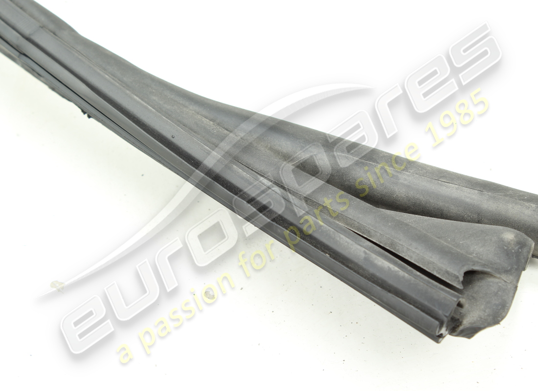 utilisé ferrari membe de traverse de pare-brise supérieur. numéro de pièce 959306 (2)