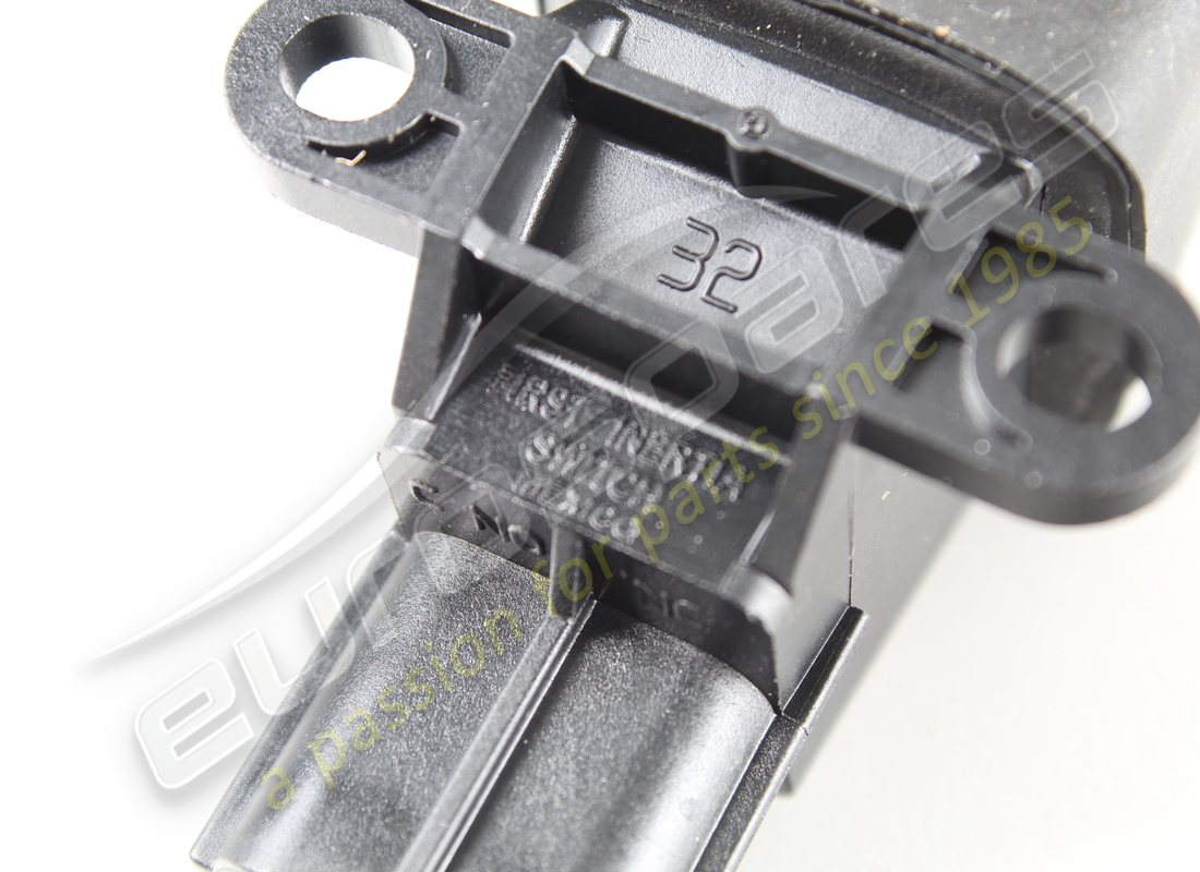 nouveau commutateur inertiel ferrari. numéro de pièce 163675 (5)