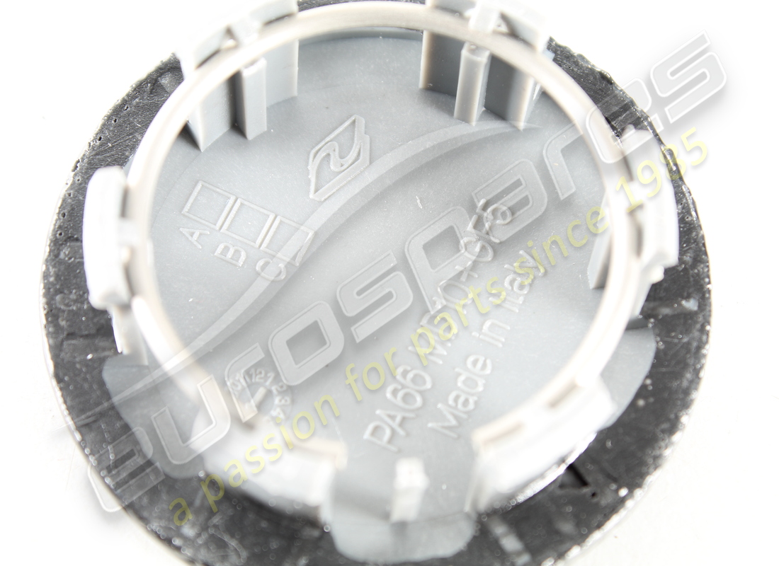 NOUVEAU CAPUCHON DE MOYEU FERRARI. NUMÉRO DE PIÈCE 889561 (3) nouveau capuchon de moyeu ferrari. numéro de pièce 889561 (3)