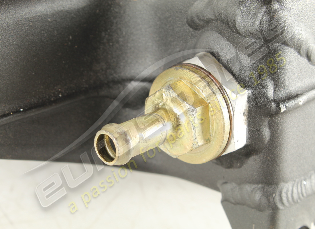 RÉSERVOIR D'HUILE DE FERRARI UTILISÉ. NUMÉRO DE PIÈCE 126468 (4) réservoir d'huile de ferrari utilisé. numéro de pièce 126468 (4)