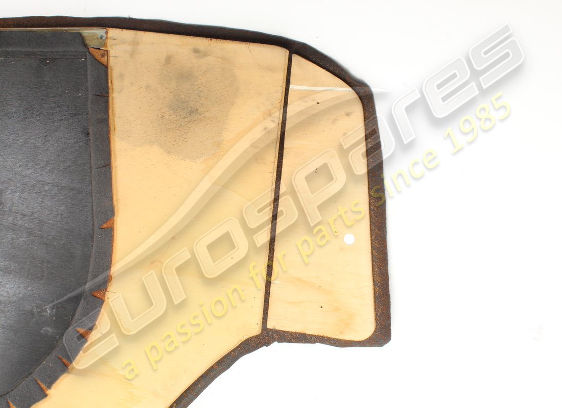 TAPIS DE COFFRE À BAGAGES D'OCCASION MASERATI. NUMÉRO DE PIÈCE 371530119 (4) tapis de coffre à bagages d'occasion maserati. numéro de pièce 371530119 (4)