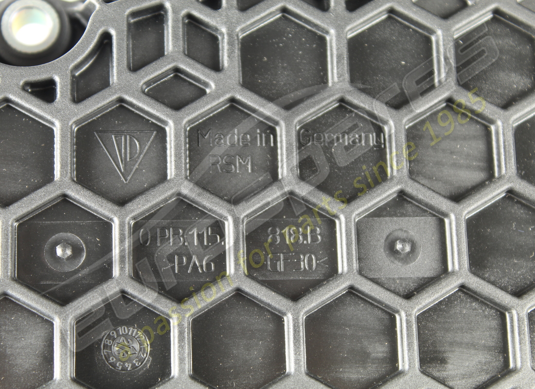 NOUVEAU CARTER D'HUILE PORSCHE - PARTIE INFÉRIEURE. RÉFÉRENCE 0PB115808B (2) nouveau carter d'huile porsche - partie inférieure. référence 0pb115808b (2)