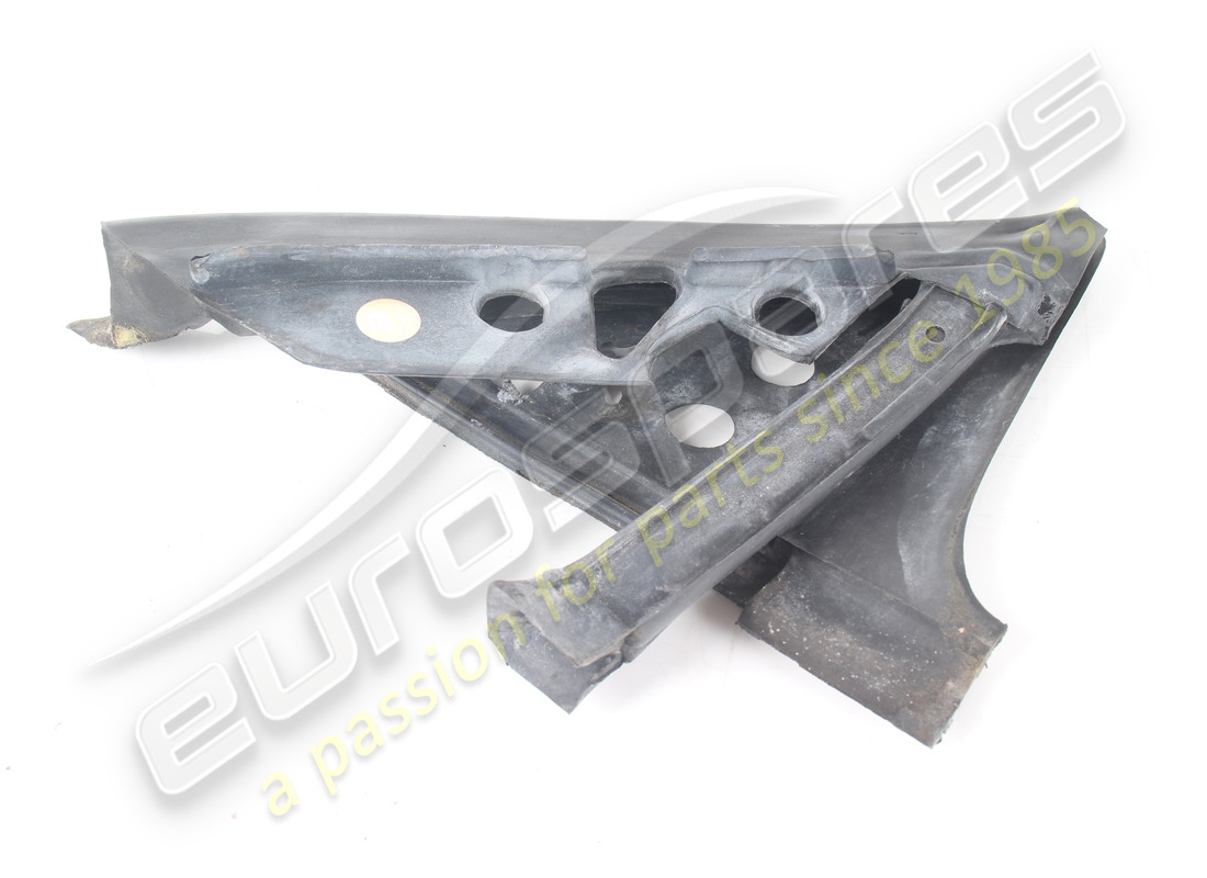 Joint de rétroviseur droit d'occasion Maserati. Numéro de pièce 69464000 (1)