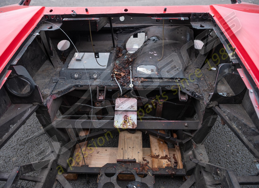 ensemble de panneau avant d'occasion ferrari. numéro de pièce 61751200 (2)