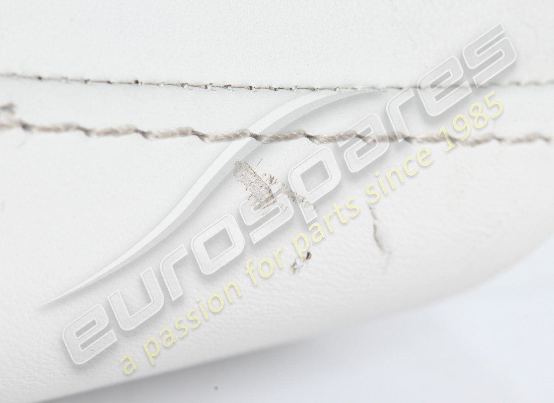 panneaux de tableau de bord inférieurs d'occasion eurospares en cuir gris clair 4301. références 947673 et 947672 en cuir et non en alcantara. référence eap1723553 (19)