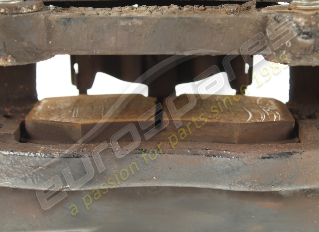 utilisé maserati étrier avant droit complet. numéro de pièce 82336900 (4)