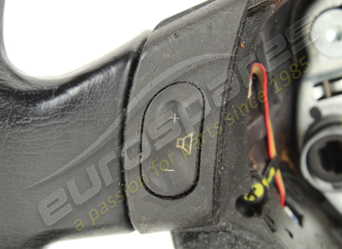 maserati volant noir utilisé. numéro de pièce 981340100 (5)