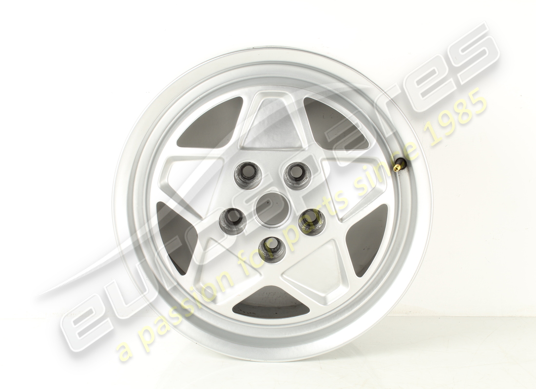used ferrari road wheel rear 3.2 mqv. part number 127457 (1)