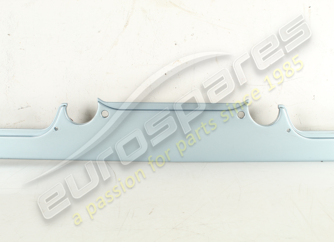 couvercle d'arceau de sécurité arrière d'occasion ferrari. numéro de pièce 66461900 (3)