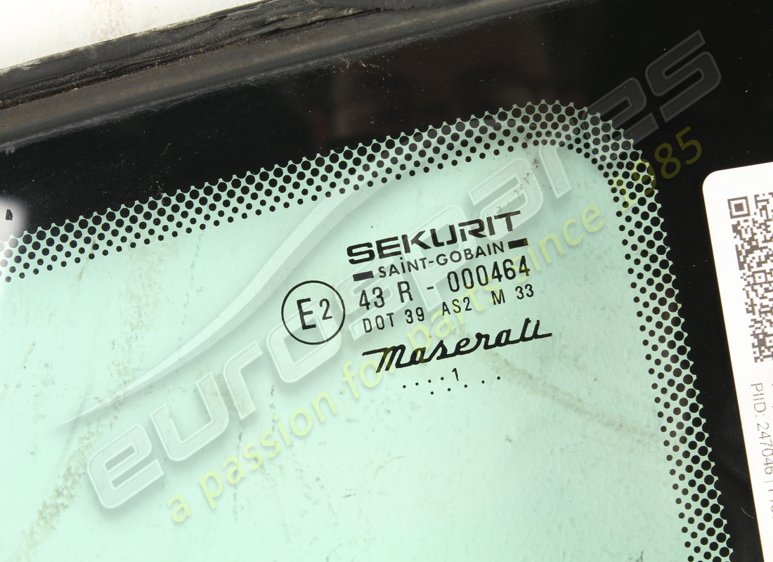 USED MASERATI REAR RH FISS.ED WINDOW. PART NUMBER 387700402 (3) used maserati rear rh fiss.ed window. part number 387700402 (3)