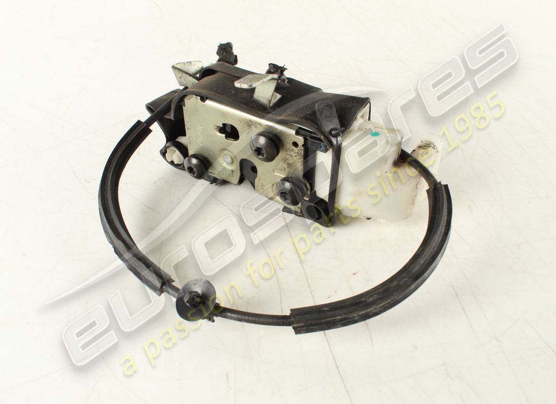 used maserati rh rear door lock. part number 68206400 (2)