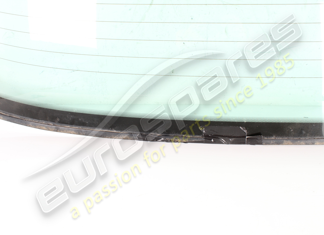 lunette arrière chauffante complète d'occasion maserati. numéro de pièce 377700077 (4)
