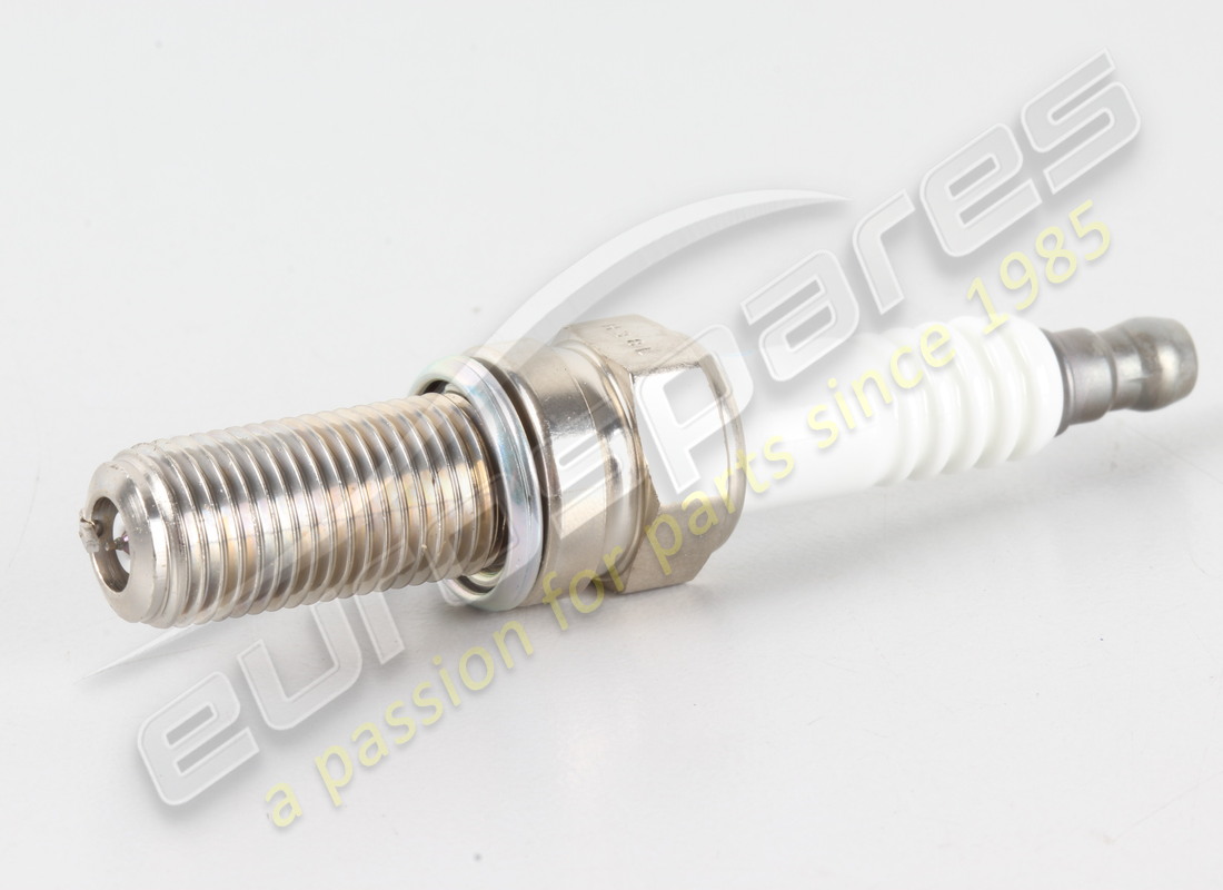 nouvelle bougie d'allumage maserati. numéro de pièce 670053816 (2)