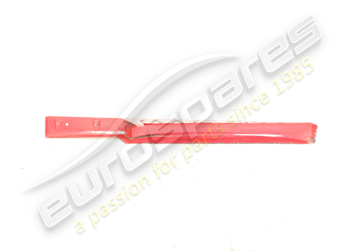 revêtement ferrari endommagé pour le latérateur gauche. numéro de pièce 64101210 (2)